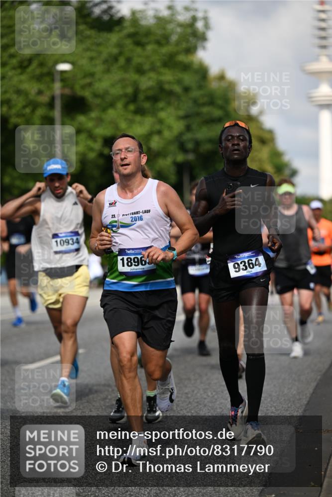 29.06.2025 - hella hamburg halbmarathon Dr. Thomas Lammeyer http://msf.ph/oto/8317790 29.06.2025 09:55:16 Kennedybrücke 1312, 1570, 1903, 1920, 1941, 2653, 2880, 3437, 3523, 4297, 4991, 4999, 5014, 5129, 5410, 5987, 6490, 6770, 7092, 7105, 7363, 7962, 8074, 8346, 8359, 8871, 8900, 9114, 9358, 9364, 9380, 10319, 10375, 10480, 10669, 11021, 11417 meine-sportfotos.de