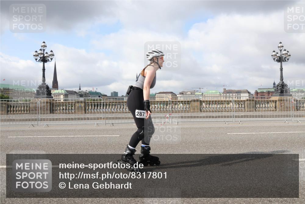 29.06.2025 - hella hamburg halbmarathon Lena Gebhardt http://msf.ph/oto/8317801 29.06.2025 09:07:38 Lombardsbrücke 287 meine-sportfotos.de