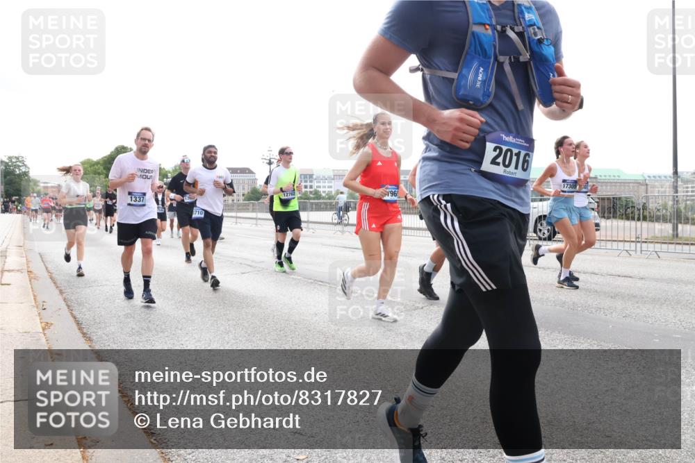 29.06.2025 - hella hamburg halbmarathon Lena Gebhardt http://msf.ph/oto/8317827 29.06.2025 10:37:29 Lombardsbrücke 1337, 8710, 12762, 96, 2016, 17305, 1022, 1276, 1337, 1475, 1488, 1490, 1597, 1819, 2016, 2031, 2072, 2104, 2199, 2272, 2480, 2486, 2640, 2853, 3127, 3230, 3633, 3714, 4097, 4347, 4733, 5146, 5171, 5186, 5224, 5522, 5538, 5560, 5640, 5786, 5790, 5875, 5940, 6172, 6243, 6584, 6804, 6821, 6955, 7085, 7124, 7202, 7235, 7321, 7350, 7544, 7707, 7777, 7823, 8007, 8257, 8258, 8315, 8811, 8843, 9054, 9055, 9247, 9524, 9895, 10506, 12123, 12254, 12472, 12824, 16680, 17798 meine-sportfotos.de