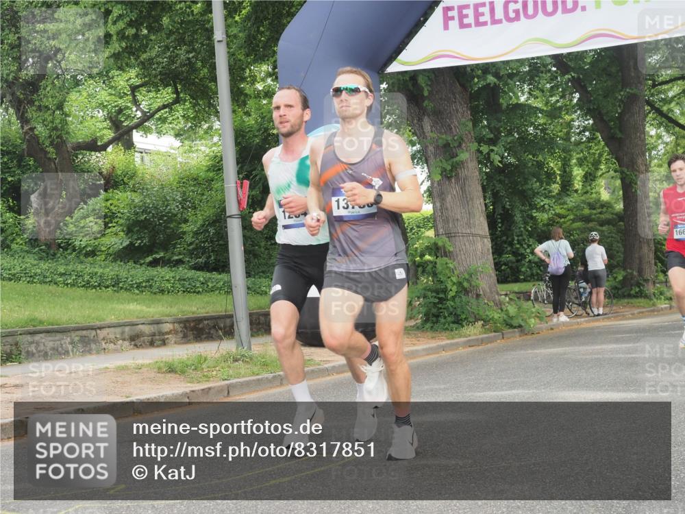 29.06.2025 - hella hamburg halbmarathon KatJ http://msf.ph/oto/8317851 29.06.2025 10:16:01 Zwischen KM18-KM19  meine-sportfotos.de