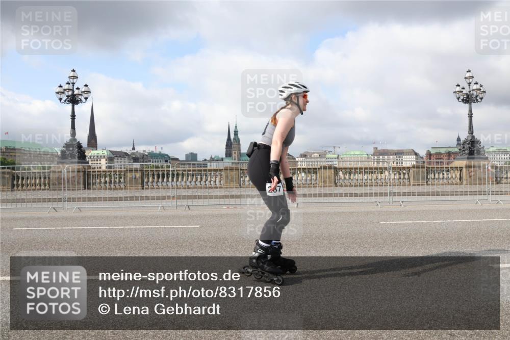 29.06.2025 - hella hamburg halbmarathon Lena Gebhardt http://msf.ph/oto/8317856 29.06.2025 09:07:38 Lombardsbrücke 287 meine-sportfotos.de