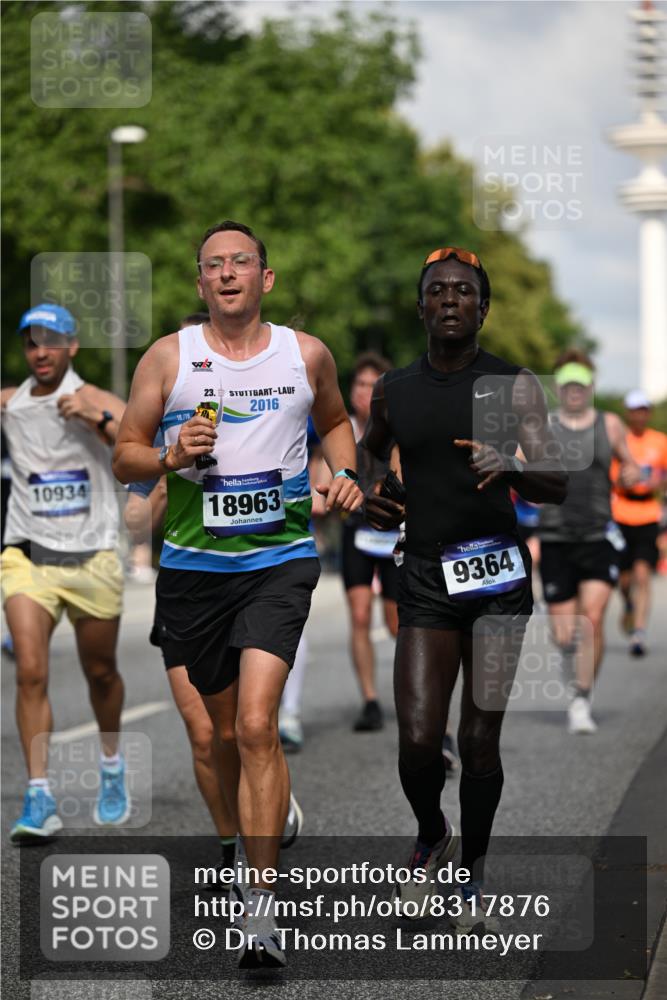 29.06.2025 - hella hamburg halbmarathon Dr. Thomas Lammeyer http://msf.ph/oto/8317876 29.06.2025 09:55:17 Kennedybrücke 1312, 1570, 1903, 1920, 2653, 2880, 3437, 4297, 4991, 4999, 5014, 5129, 5410, 5987, 6490, 6770, 7092, 7105, 7363, 7962, 8074, 8346, 8359, 8871, 8900, 9114, 9358, 9364, 10319, 10375, 10480, 10669, 11021, 11417 meine-sportfotos.de