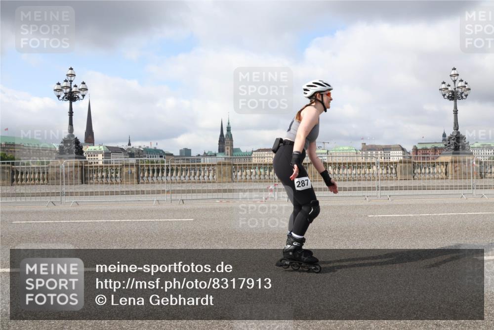 29.06.2025 - hella hamburg halbmarathon Lena Gebhardt http://msf.ph/oto/8317913 29.06.2025 09:07:38 Lombardsbrücke 287 meine-sportfotos.de