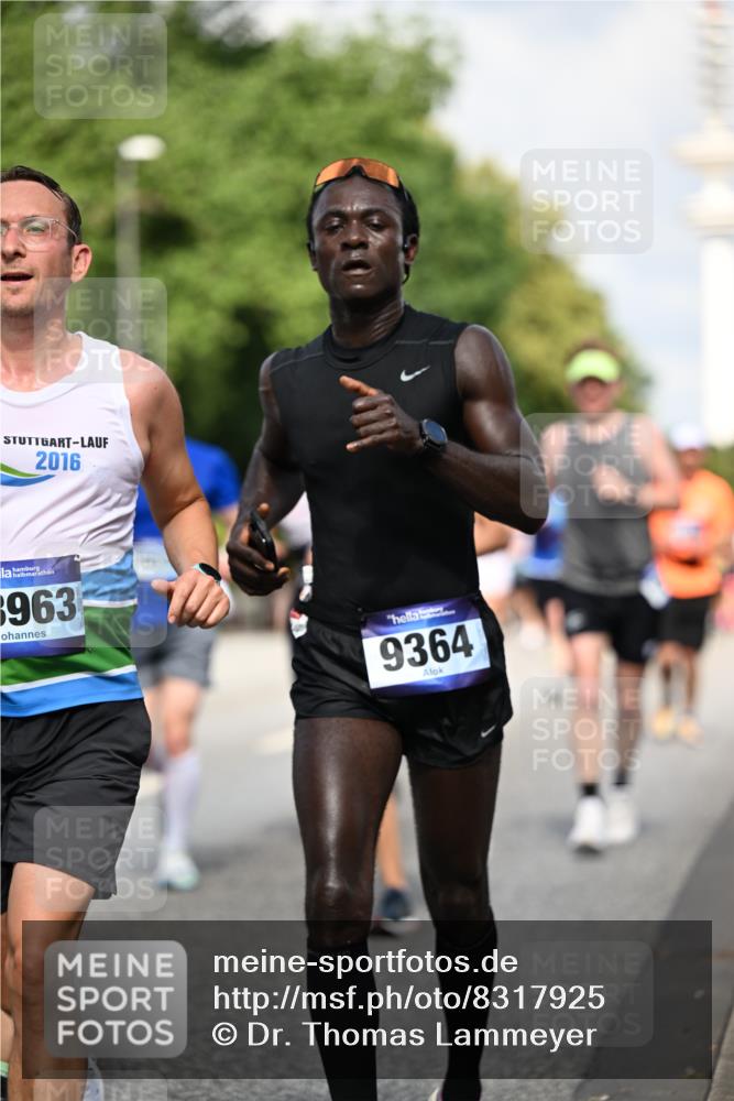 29.06.2025 - hella hamburg halbmarathon Dr. Thomas Lammeyer http://msf.ph/oto/8317925 29.06.2025 09:55:17 Kennedybrücke 1312, 1570, 1903, 1920, 2653, 2880, 3437, 4297, 4991, 4999, 5014, 5129, 5410, 5987, 6490, 6770, 7092, 7105, 7363, 7962, 8074, 8346, 8359, 8871, 8900, 9114, 9358, 9364, 10319, 10375, 10480, 10669, 11021, 11417 meine-sportfotos.de