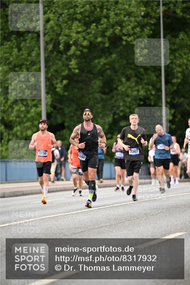29.06.2025 - hella hamburg halbmarathon Dr. Thomas Lammeyer http://msf.ph/oto/8317932 29.06.2025 10:38:59 Kennedybrücke 2355, 2376, 2482, 2751, 2801, 3130, 3420, 4884, 5453, 6171, 6310, 6329, 7299, 8021, 8369, 8589, 8965, 9164, 9248, 9379, 9448, 10606 meine-sportfotos.de