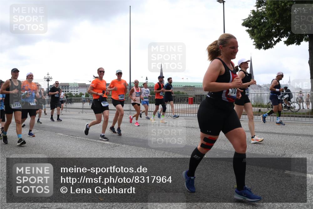 29.06.2025 - hella hamburg halbmarathon Lena Gebhardt http://msf.ph/oto/8317964 29.06.2025 10:47:13 Lombardsbrücke 5114, 2321, 1593, 18654, 9758, 158, 1073, 1185, 1286, 1363, 1463, 1523, 1593, 1607, 1704, 1720, 1961, 2148, 2162, 2211, 2320, 2327, 2407, 2537, 2555, 2556, 2665, 2981, 2994, 3277, 3339, 3406, 3407, 3823, 4184, 4239, 4325, 4342, 4483, 4806, 4895, 4974, 4975, 5111, 5114, 5700, 5796, 5895, 5953, 6255, 6256, 6485, 6496, 6740, 6879, 6995, 7073, 7403, 7412, 7430, 7431, 7630, 7631, 7827, 8105, 8131, 8270, 8486, 8553, 8684, 8706, 8915, 8953, 8967, 9018, 11738 meine-sportfotos.de
