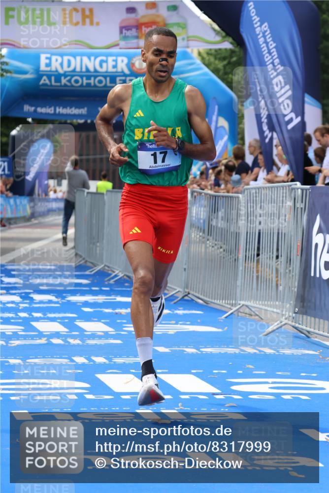 29.06.2025 - hella hamburg halbmarathon Strokosch-Dieckow http://msf.ph/oto/8317999 29.06.2025 10:05:26 Ziel 17 meine-sportfotos.de