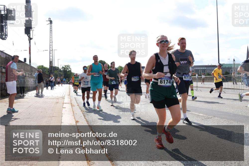 29.06.2025 - hella hamburg halbmarathon Lena Gebhardt http://msf.ph/oto/8318002 29.06.2025 10:00:02 Lombardsbrücke 18112, 4785, 100, 17525, 6174, 8573125, 1006, 1125, 1180, 1239, 1264, 1334, 1834, 1914, 1955, 2099, 2159, 2348, 2364, 2391, 2432, 2447, 2582, 2584, 2676, 2677, 2730, 2910, 3177, 3181, 3279, 3668, 3836, 3861, 3898, 4013, 4231, 4426, 4632, 4772, 4796, 4837, 5015, 5134, 5272, 5277, 5341, 5728, 6082, 6084, 6104, 6174, 6201, 6202, 6260, 6462, 6581, 6587, 8330, 8520, 8846, 9142, 9488, 9907, 9984, 10031, 11039, 11568, 11844 meine-sportfotos.de