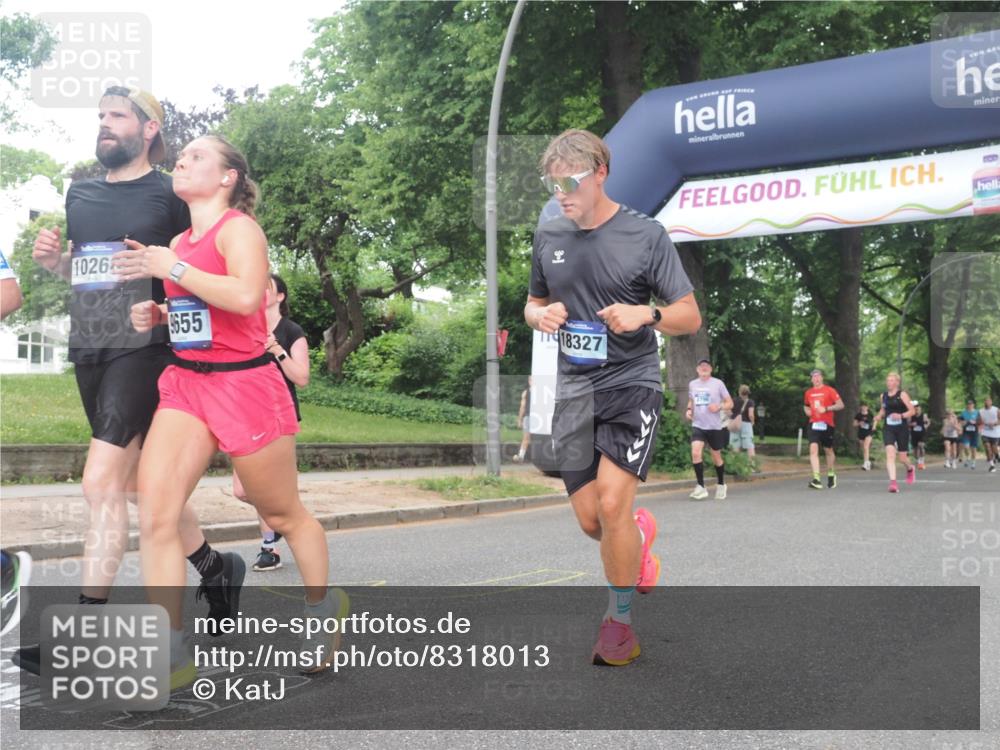 29.06.2025 - hella hamburg halbmarathon KatJ http://msf.ph/oto/8318013 29.06.2025 10:45:27 Zwischen KM18-KM19 1946, 1951, 2159, 7189 meine-sportfotos.de
