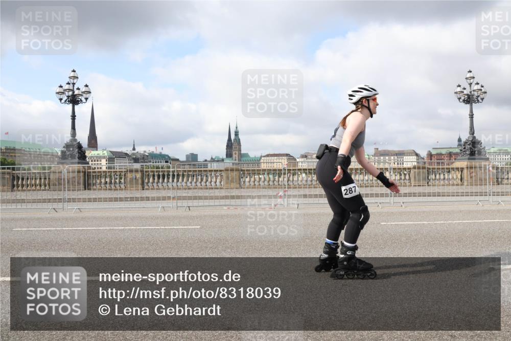 29.06.2025 - hella hamburg halbmarathon Lena Gebhardt http://msf.ph/oto/8318039 29.06.2025 09:07:38 Lombardsbrücke 287 meine-sportfotos.de