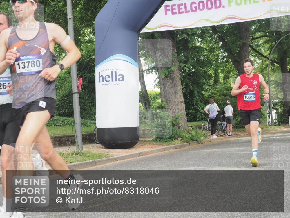 29.06.2025 - hella hamburg halbmarathon KatJ http://msf.ph/oto/8318046 29.06.2025 10:16:01 Zwischen KM18-KM19  meine-sportfotos.de
