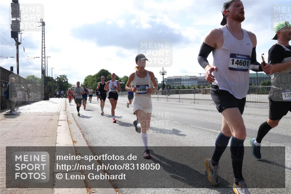 29.06.2025 - hella hamburg halbmarathon Lena Gebhardt http://msf.ph/oto/8318050 29.06.2025 09:47:47 Lombardsbrücke 5092, 1696, 14601, 135, 1002, 1164, 1217, 1562, 1910, 2121, 2196, 2228, 2296, 2404, 2774, 2851, 3783, 4246, 4602, 5092, 5923, 5961, 6473, 6990, 7972, 8084, 8362, 8366, 8395, 8901, 9171, 9178, 9944, 10384, 10900, 10968, 11019, 11559, 11745, 11806, 12137, 12290, 12462, 12704, 12751, 12865, 13029, 13419, 13514, 13798, 13854, 14387, 14459, 14601, 14934, 14952, 15261, 15415, 15965, 16123, 16964, 17154, 18419 meine-sportfotos.de