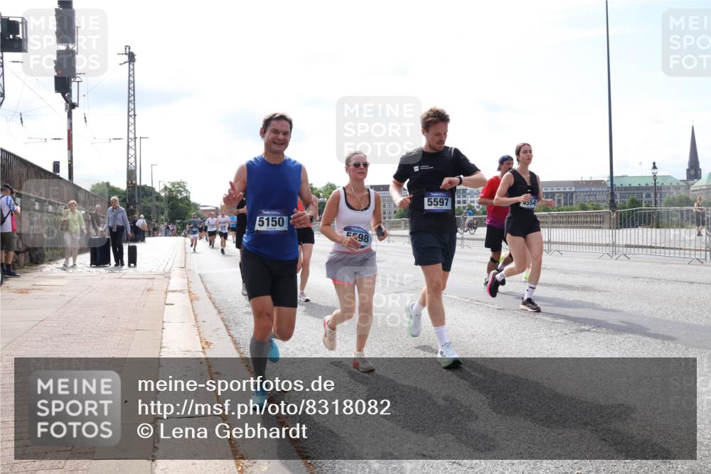 29.06.2025 - hella hamburg halbmarathon Lena Gebhardt http://msf.ph/oto/8318082 29.06.2025 10:12:41 Lombardsbrücke 5150, 98, 5597, 4554, 1020, 1051, 1249, 1610, 1785, 1850, 1851, 1939, 2531, 2661, 2891, 2942, 2963, 2964, 3182, 3248, 3262, 3746, 4453, 4499, 4532, 4554, 5150, 5166, 5176, 5597, 5598, 6207, 6822, 6871, 6966, 7014, 7474, 7907, 8917, 8971, 9253, 9254, 9405, 10067, 10402, 10581, 10685, 11025, 11509, 11720, 12456, 13566, 13816, 14313, 14540, 14863, 14868, 14869, 15012, 15369, 15531, 16323, 16379, 16473, 16826, 16911, 17061, 17994, 18178, 18493, 18530 meine-sportfotos.de