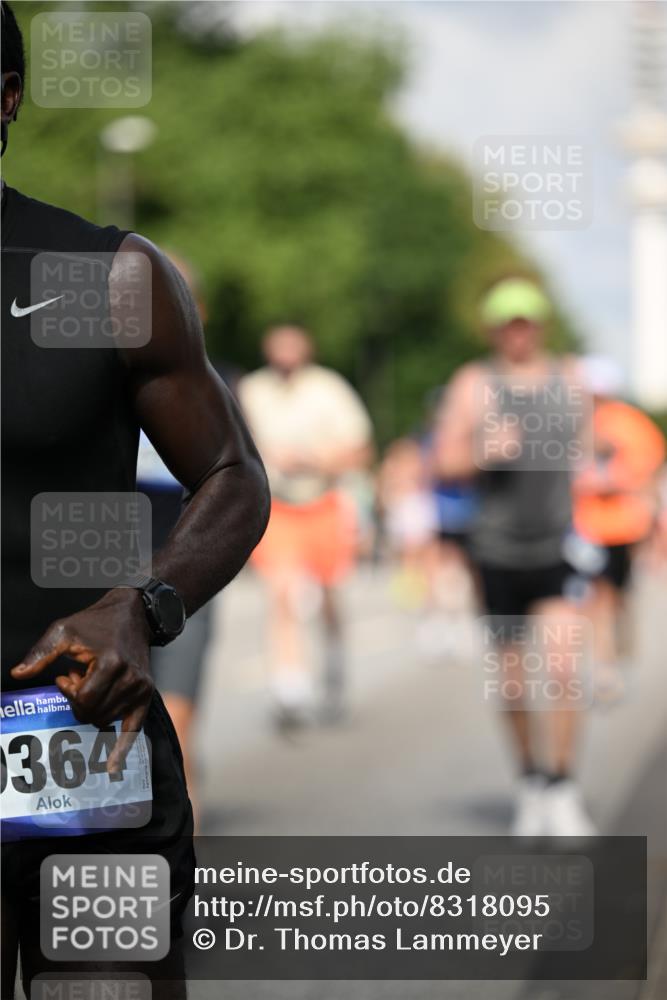 29.06.2025 - hella hamburg halbmarathon Dr. Thomas Lammeyer http://msf.ph/oto/8318095 29.06.2025 09:55:18 Kennedybrücke 1312, 1570, 1903, 1920, 2653, 2880, 3437, 3697, 4297, 4991, 4999, 5014, 5129, 5410, 5987, 6490, 6770, 7092, 7105, 7363, 7962, 8074, 8346, 8359, 8871, 8900, 9114, 9358, 9364, 9659, 10319, 10375, 10480, 10669, 11021, 11417 meine-sportfotos.de