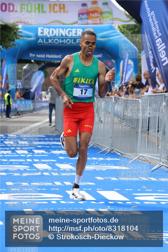 29.06.2025 - hella hamburg halbmarathon Strokosch-Dieckow http://msf.ph/oto/8318104 29.06.2025 10:05:25 Ziel 17 meine-sportfotos.de