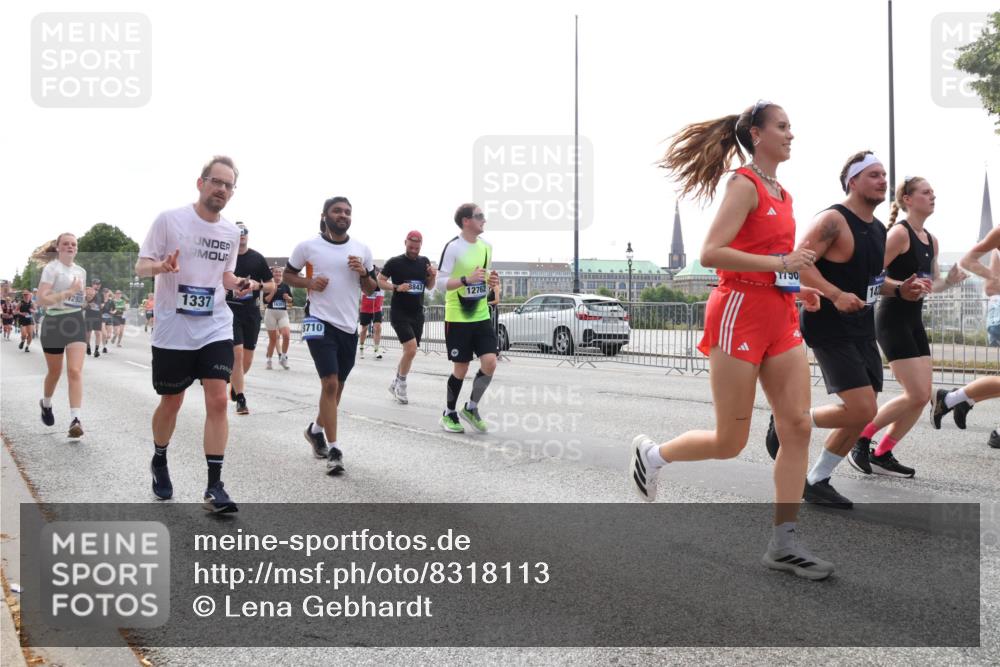 29.06.2025 - hella hamburg halbmarathon Lena Gebhardt http://msf.ph/oto/8318113 29.06.2025 10:37:30 Lombardsbrücke 1337, 8710, 1730, 1022, 1276, 1337, 1475, 1488, 1490, 1597, 1819, 2016, 2031, 2072, 2104, 2199, 2272, 2480, 2486, 2640, 2853, 3127, 3230, 3633, 3714, 4097, 4347, 4733, 5146, 5171, 5186, 5522, 5560, 5640, 5786, 5790, 5875, 5940, 6172, 6243, 6584, 6804, 6821, 6955, 7085, 7124, 7235, 7321, 7350, 7544, 7707, 7777, 7823, 8007, 8257, 8258, 8315, 8811, 8843, 9054, 9055, 9247, 9288, 9524, 9895, 10159, 10506, 12123, 12254, 12472, 12824, 16680, 17798 meine-sportfotos.de
