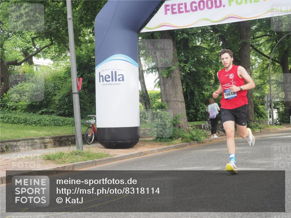 29.06.2025 - hella hamburg halbmarathon KatJ http://msf.ph/oto/8318114 29.06.2025 10:16:02 Zwischen KM18-KM19  meine-sportfotos.de
