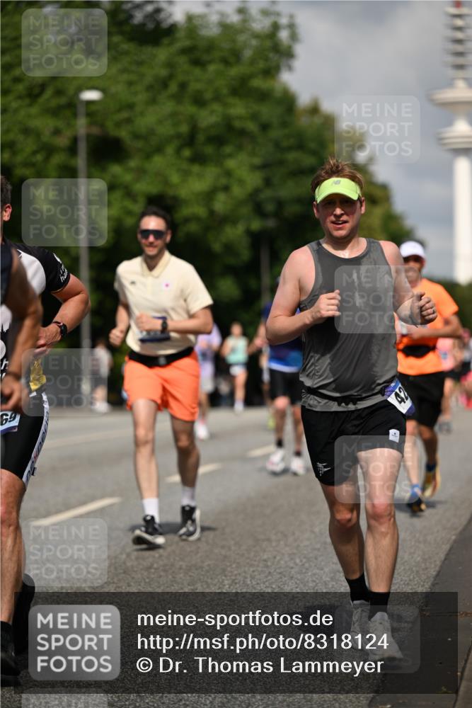 29.06.2025 - hella hamburg halbmarathon Dr. Thomas Lammeyer http://msf.ph/oto/8318124 29.06.2025 09:55:19 Kennedybrücke 1312, 1353, 1570, 1903, 1920, 2653, 2880, 3437, 3697, 4297, 4991, 4999, 5014, 5129, 5410, 5987, 6490, 6770, 7092, 7105, 7363, 7962, 8074, 8346, 8359, 8871, 8900, 9114, 9358, 9364, 9659, 10319, 10375, 10480, 10669, 11021, 11417 meine-sportfotos.de