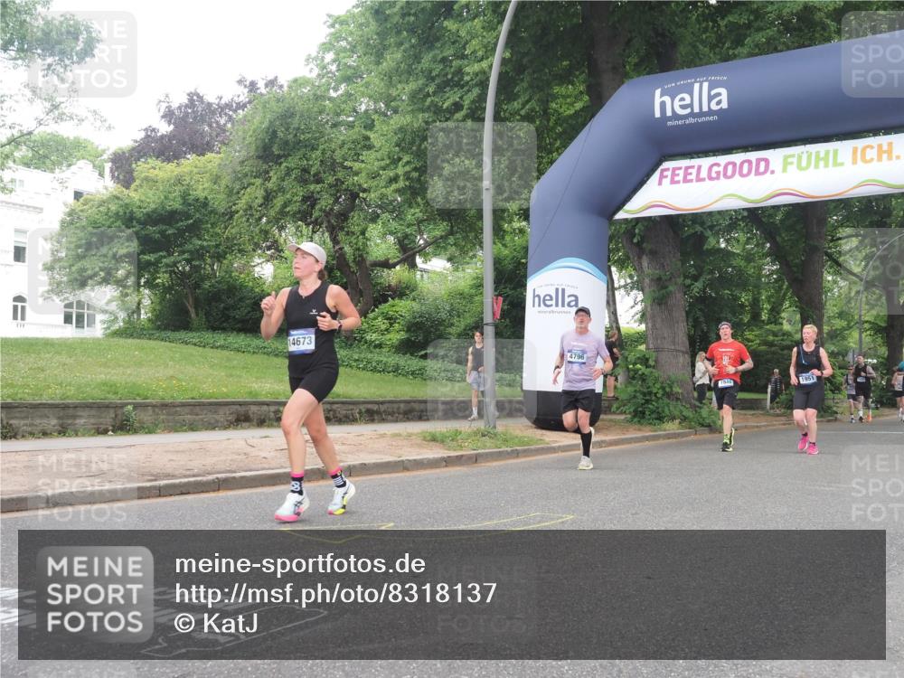 29.06.2025 - hella hamburg halbmarathon KatJ http://msf.ph/oto/8318137 29.06.2025 10:45:28 Zwischen KM18-KM19 1946, 1951, 2159, 4796, 7189 meine-sportfotos.de