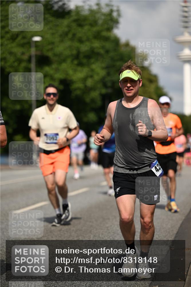 29.06.2025 - hella hamburg halbmarathon Dr. Thomas Lammeyer http://msf.ph/oto/8318148 29.06.2025 09:55:19 Kennedybrücke 1312, 1353, 1570, 1903, 1920, 2653, 2880, 3437, 3697, 4297, 4991, 4999, 5014, 5129, 5410, 5987, 6490, 6770, 7092, 7105, 7363, 7962, 8074, 8346, 8359, 8871, 8900, 9114, 9358, 9364, 9659, 10319, 10375, 10480, 10669, 11021, 11417 meine-sportfotos.de