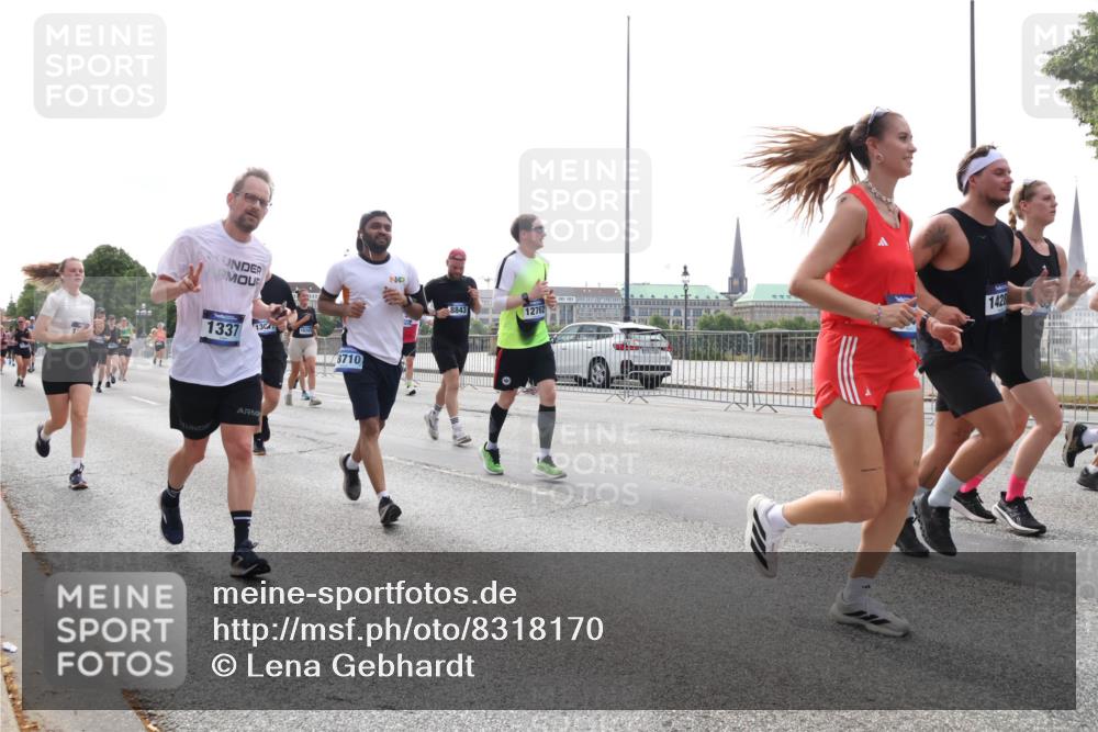 29.06.2025 - hella hamburg halbmarathon Lena Gebhardt http://msf.ph/oto/8318170 29.06.2025 10:37:30 Lombardsbrücke 1337, 130, 8710, 8843, 12762, 1428, 1022, 1276, 1337, 1475, 1488, 1490, 1597, 1819, 2016, 2031, 2072, 2104, 2199, 2272, 2480, 2486, 2640, 2853, 3127, 3230, 3633, 3714, 4097, 4347, 4733, 5146, 5171, 5186, 5522, 5560, 5640, 5786, 5790, 5875, 5940, 6172, 6243, 6584, 6804, 6821, 6955, 7085, 7124, 7235, 7321, 7350, 7544, 7707, 7777, 7823, 8007, 8257, 8258, 8315, 8811, 8843, 9054, 9055, 9247, 9288, 9524, 9895, 10159, 10506, 12123, 12254, 12472, 12824, 16680, 17798 meine-sportfotos.de