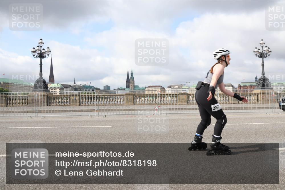 29.06.2025 - hella hamburg halbmarathon Lena Gebhardt http://msf.ph/oto/8318198 29.06.2025 09:07:38 Lombardsbrücke 287 meine-sportfotos.de