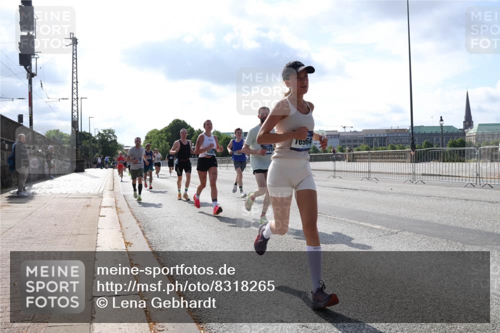 29.06.2025 - hella hamburg halbmarathon Lena Gebhardt http://msf.ph/oto/8318265 29.06.2025 09:47:47 Lombardsbrücke 581, 5092, 16964, 1002, 1164, 1217, 1562, 1910, 2121, 2196, 2228, 2296, 2404, 2774, 2851, 3783, 4246, 4602, 5092, 5923, 5961, 6473, 6990, 7972, 8084, 8362, 8366, 8395, 8901, 9171, 9178, 9944, 10384, 10900, 10968, 11019, 11559, 11745, 11806, 12137, 12290, 12462, 12704, 12751, 12865, 13029, 13419, 13514, 13798, 13854, 14387, 14459, 14601, 14934, 14952, 15261, 15415, 15965, 16123, 16964, 17154, 18419 meine-sportfotos.de