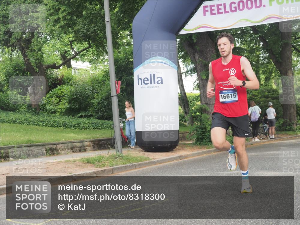 29.06.2025 - hella hamburg halbmarathon KatJ http://msf.ph/oto/8318300 29.06.2025 10:16:02 Zwischen KM18-KM19  meine-sportfotos.de