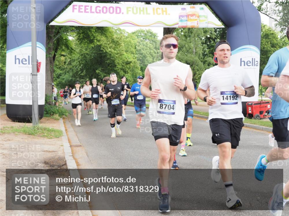 29.06.2025 - hella hamburg halbmarathon MichiJ http://msf.ph/oto/8318329 29.06.2025 10:36:52 Zwischen KM18-KM19 1452, 1476, 2592, 2596, 2706, 2889, 3060, 4017, 4847, 4890, 6158, 6282, 7332, 8704, 9038, 9200, 9619, 11340, 11451, 11977, 12271, 12533, 12690, 13233, 13962, 14033, 14192, 15384, 15422, 16369, 16627, 17395, 17982, 18066, 18926, 19109, 19112, 19122, 19198 meine-sportfotos.de