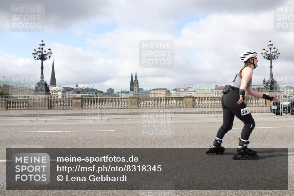 29.06.2025 - hella hamburg halbmarathon Lena Gebhardt http://msf.ph/oto/8318345 29.06.2025 09:07:38 Lombardsbrücke 287 meine-sportfotos.de