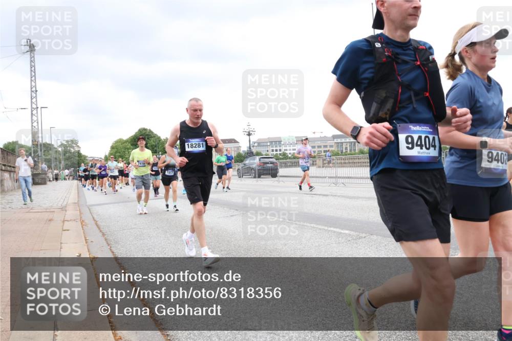 29.06.2025 - hella hamburg halbmarathon Lena Gebhardt http://msf.ph/oto/8318356 29.06.2025 10:57:04 Lombardsbrücke 7417, 18281, 9404, 9402, 1207, 2041, 2370, 2871, 2887, 2932, 2991, 3195, 3348, 3387, 3418, 3470, 3485, 3516, 3517, 3614, 3723, 3851, 4086, 4094, 4106, 4118, 4241, 4485, 4568, 4569, 4611, 4998, 5057, 5316, 5589, 5639, 5911, 5944, 6053, 6284, 6348, 6349, 6832, 6981, 7381, 7416, 7417, 7592, 7787, 7964, 8039, 8150, 8197, 8224, 8546, 8552, 8679, 8851, 8853, 8939, 8943, 9110, 9172, 9210, 9298, 9299, 9910, 10571 meine-sportfotos.de