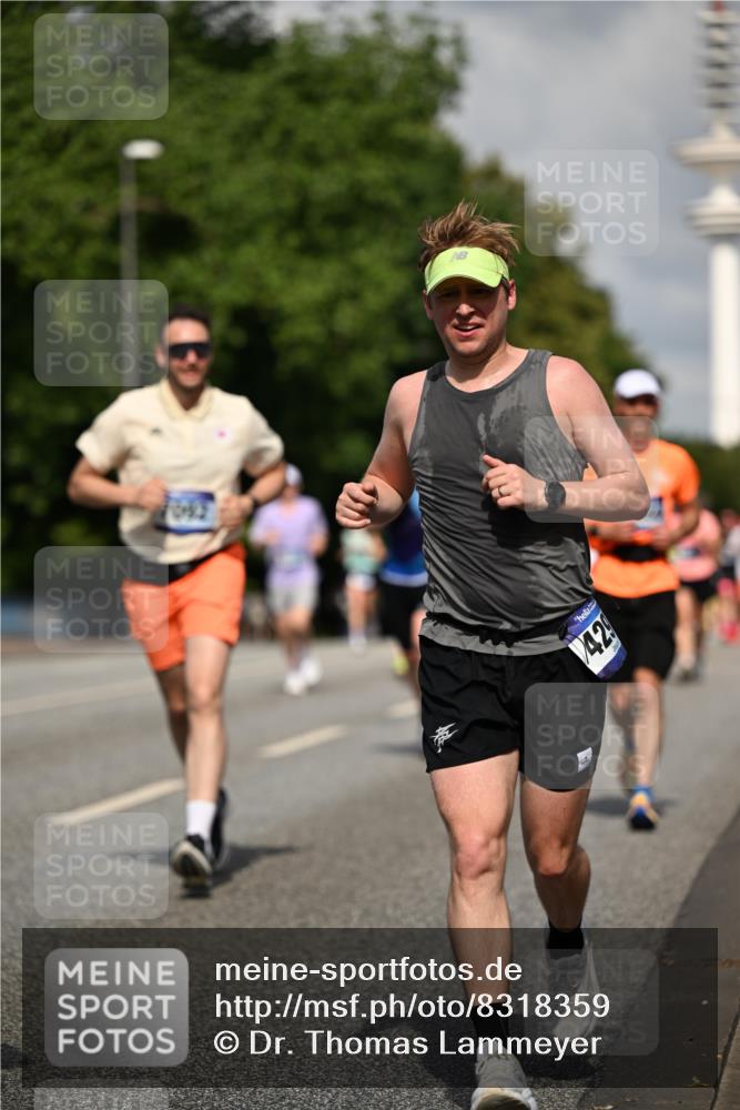 29.06.2025 - hella hamburg halbmarathon Dr. Thomas Lammeyer http://msf.ph/oto/8318359 29.06.2025 09:55:19 Kennedybrücke 1312, 1353, 1570, 1903, 1920, 2653, 2880, 3437, 3697, 4297, 4991, 4999, 5014, 5129, 5410, 5987, 6490, 6770, 7092, 7105, 7363, 7962, 8074, 8346, 8359, 8871, 8900, 9114, 9358, 9364, 9659, 10319, 10375, 10480, 10669, 11021, 11417 meine-sportfotos.de