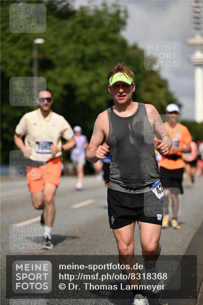 29.06.2025 - hella hamburg halbmarathon Dr. Thomas Lammeyer http://msf.ph/oto/8318368 29.06.2025 09:55:20 Kennedybrücke 1312, 1353, 1570, 1903, 1920, 2653, 2880, 3437, 3697, 4297, 4991, 4999, 5014, 5129, 5410, 5987, 6490, 6770, 7092, 7105, 7363, 7962, 8074, 8346, 8359, 8871, 8900, 9114, 9358, 9364, 9659, 10319, 10375, 10480, 10669, 11021, 11417 meine-sportfotos.de