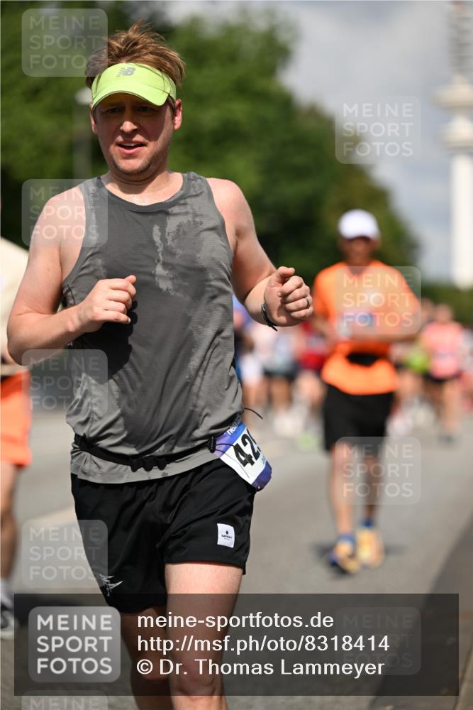 29.06.2025 - hella hamburg halbmarathon Dr. Thomas Lammeyer http://msf.ph/oto/8318414 29.06.2025 09:55:20 Kennedybrücke 1312, 1353, 1570, 1903, 1920, 2653, 2880, 3437, 3697, 4297, 4991, 4999, 5014, 5129, 5410, 5987, 6490, 6770, 7092, 7105, 7363, 7962, 8074, 8346, 8359, 8871, 8900, 9114, 9358, 9364, 9659, 10319, 10375, 10480, 10669, 11021, 11417 meine-sportfotos.de