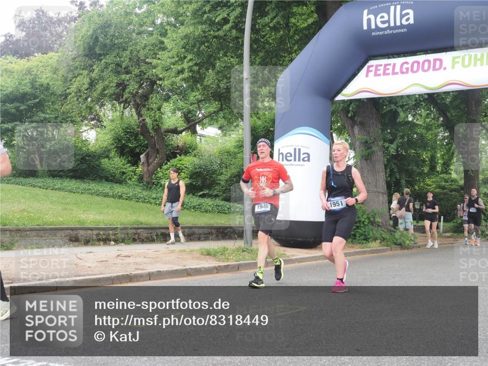 29.06.2025 - hella hamburg halbmarathon KatJ http://msf.ph/oto/8318449 29.06.2025 10:45:30 Zwischen KM18-KM19 1946, 1951, 2159, 4796, 7138 meine-sportfotos.de