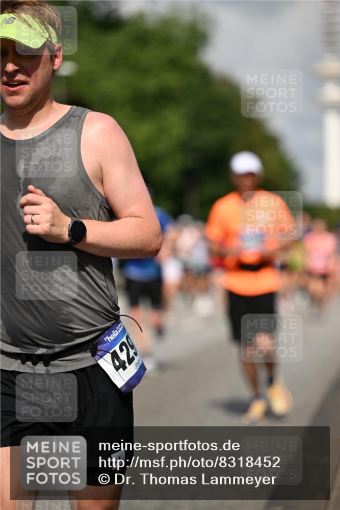 29.06.2025 - hella hamburg halbmarathon Dr. Thomas Lammeyer http://msf.ph/oto/8318452 29.06.2025 09:55:21 Kennedybrücke 1312, 1353, 1570, 1903, 1920, 2653, 2880, 3437, 3697, 4297, 4991, 4999, 5014, 5129, 5410, 5987, 6490, 6770, 7092, 7105, 7363, 7962, 8074, 8346, 8359, 8871, 8900, 9114, 9358, 9364, 9659, 10319, 10375, 10480, 10669, 10978, 11021, 11417 meine-sportfotos.de