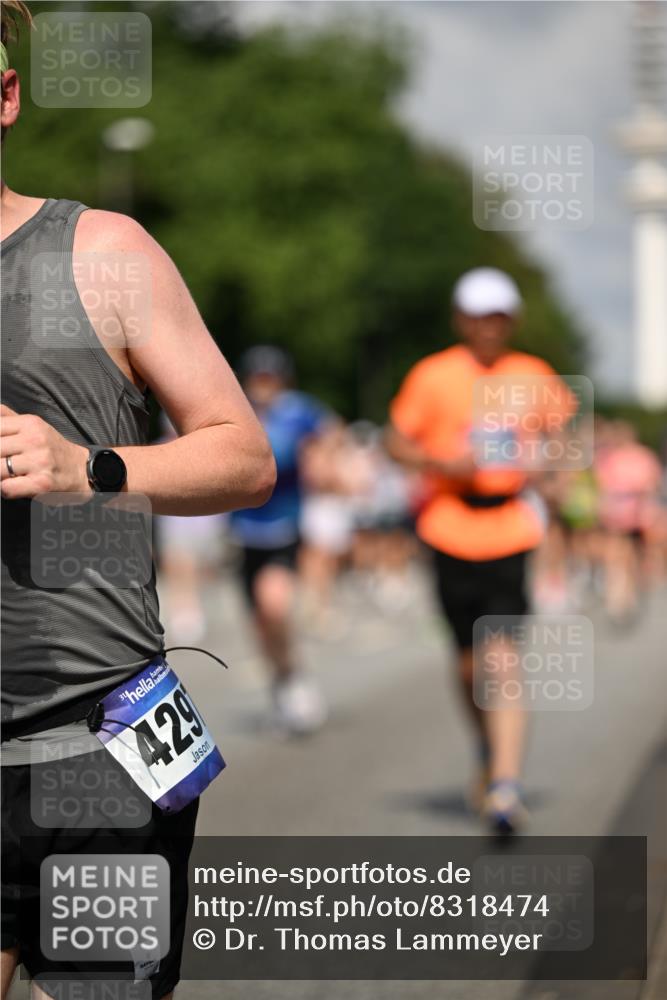 29.06.2025 - hella hamburg halbmarathon Dr. Thomas Lammeyer http://msf.ph/oto/8318474 29.06.2025 09:55:21 Kennedybrücke 1312, 1353, 1570, 1903, 1920, 2653, 2880, 3437, 3697, 4297, 4991, 4999, 5014, 5129, 5410, 5987, 6490, 6770, 7092, 7105, 7363, 7962, 8074, 8346, 8359, 8871, 8900, 9114, 9358, 9364, 9659, 10319, 10375, 10480, 10669, 10978, 11021, 11417 meine-sportfotos.de