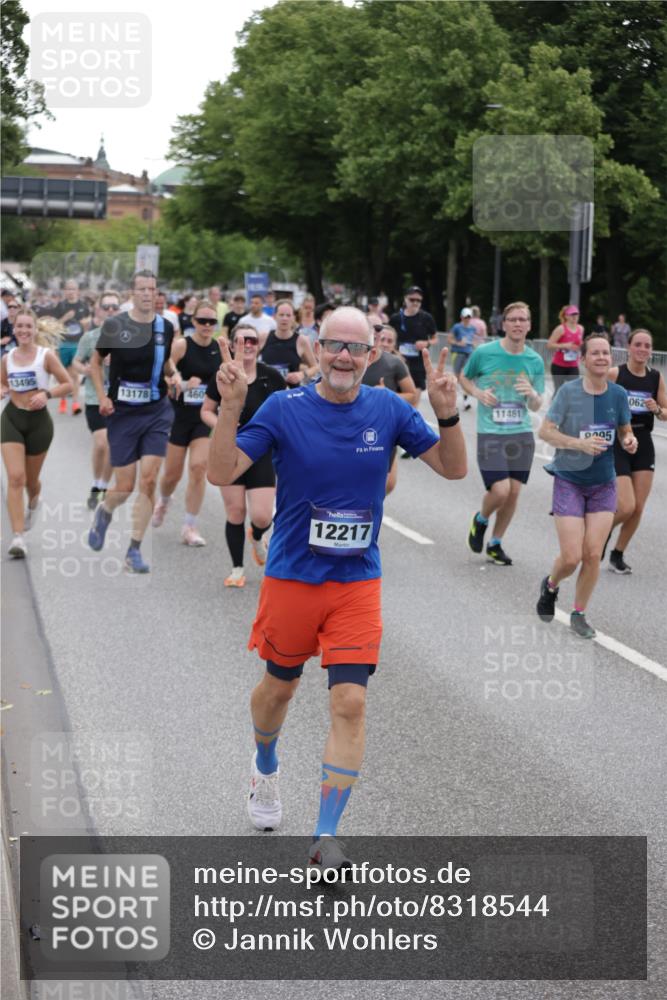 29.06.2025 - hella hamburg halbmarathon Jannik Wohlers http://msf.ph/oto/8318544 29.06.2025 10:39:07 Lombardsbrücke 1856, 1883, 2578, 3275, 3353, 4603, 4609, 4855, 5045, 5701, 6321, 6342, 6343, 6427, 6428, 6719, 6726, 6748, 7053, 7199, 7501, 7524, 7684, 8203, 8995, 9393, 9569, 9698, 9747, 9777, 10512, 10626, 10627, 10833, 10849, 10888, 11129, 11381, 11382, 11461, 11729, 12150, 12217, 12680, 13178, 13461, 13495, 13519, 14111, 14114, 14299, 14674, 15265, 15433, 15494, 15536, 16178, 16866, 17379, 17666, 17695, 18944 meine-sportfotos.de