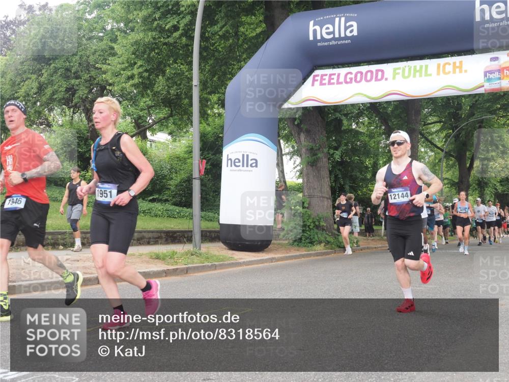 29.06.2025 - hella hamburg halbmarathon KatJ http://msf.ph/oto/8318564 29.06.2025 10:45:31 Zwischen KM18-KM19 1946, 1951, 2159, 4796, 7138 meine-sportfotos.de
