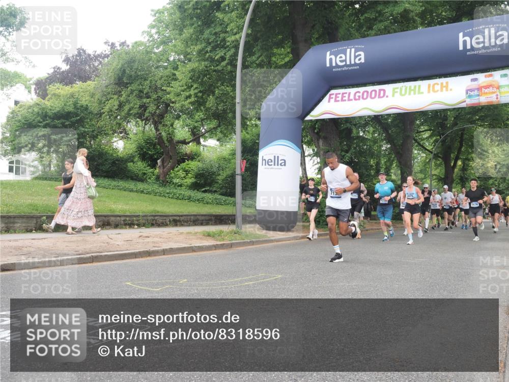 29.06.2025 - hella hamburg halbmarathon KatJ http://msf.ph/oto/8318596 29.06.2025 10:45:33 Zwischen KM18-KM19 1946, 1951, 2027, 4796, 5675, 6636, 7138 meine-sportfotos.de