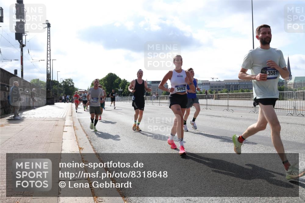 29.06.2025 - hella hamburg halbmarathon Lena Gebhardt http://msf.ph/oto/8318648 29.06.2025 09:47:48 Lombardsbrücke 18159, 5092, 3581, 1002, 1164, 1217, 1562, 1910, 2121, 2196, 2228, 2296, 2404, 2774, 2851, 3783, 4246, 4602, 5092, 5923, 5961, 6990, 7972, 8084, 8362, 8366, 8395, 8901, 9171, 9178, 9944, 10384, 10900, 10968, 11019, 11559, 11745, 11806, 12137, 12290, 12462, 12704, 12751, 12865, 13029, 13419, 13514, 13798, 13854, 14387, 14459, 14601, 14934, 14952, 15261, 15415, 15965, 16123, 16964, 17154, 18419 meine-sportfotos.de