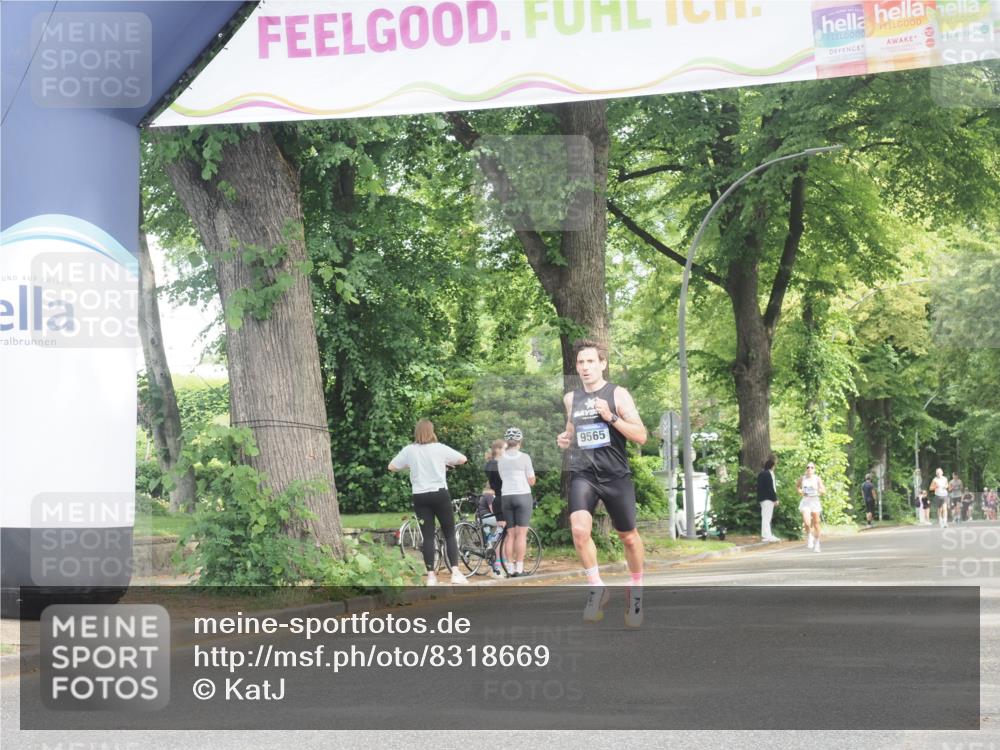 29.06.2025 - hella hamburg halbmarathon KatJ http://msf.ph/oto/8318669 29.06.2025 10:16:07 Zwischen KM18-KM19  meine-sportfotos.de