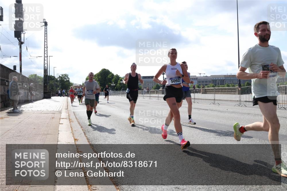 29.06.2025 - hella hamburg halbmarathon Lena Gebhardt http://msf.ph/oto/8318671 29.06.2025 09:47:48 Lombardsbrücke 18159, 5092, 1002, 1164, 1217, 1562, 1910, 2121, 2196, 2228, 2296, 2404, 2774, 2851, 3783, 4246, 4602, 5092, 5923, 5961, 6990, 7972, 8084, 8362, 8366, 8395, 8901, 9171, 9178, 9944, 10384, 10900, 10968, 11019, 11559, 11745, 11806, 12137, 12290, 12462, 12704, 12751, 12865, 13029, 13419, 13514, 13798, 13854, 14387, 14459, 14601, 14934, 14952, 15261, 15415, 15965, 16123, 16964, 17154, 18419 meine-sportfotos.de