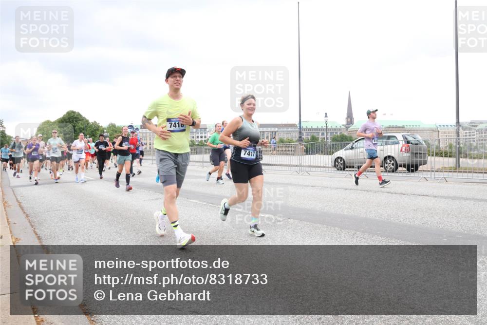 29.06.2025 - hella hamburg halbmarathon Lena Gebhardt http://msf.ph/oto/8318733 29.06.2025 10:57:06 Lombardsbrücke 7416, 7417, 1207, 2041, 2370, 2871, 2887, 2932, 2991, 3195, 3348, 3387, 3418, 3470, 3485, 3516, 3517, 3614, 3723, 3851, 4086, 4094, 4106, 4118, 4241, 4485, 4568, 4569, 4611, 4998, 5057, 5316, 5589, 5639, 5738, 5911, 5944, 6053, 6284, 6348, 6349, 6832, 6981, 7381, 7416, 7417, 7592, 7728, 7787, 7964, 8039, 8150, 8197, 8224, 8287, 8546, 8552, 8679, 8851, 8853, 9110, 9172, 9210, 9298, 9299, 9910 meine-sportfotos.de