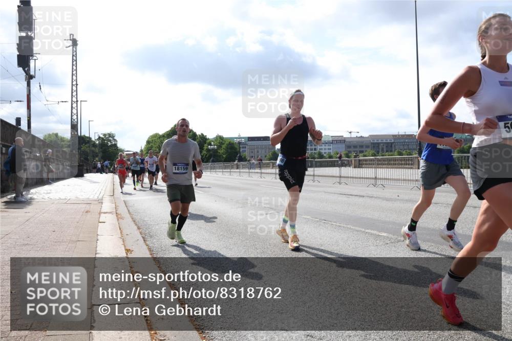 29.06.2025 - hella hamburg halbmarathon Lena Gebhardt http://msf.ph/oto/8318762 29.06.2025 09:47:49 Lombardsbrücke 18159, 50, 1002, 1164, 1217, 1562, 2121, 2196, 2228, 2296, 2404, 2714, 2851, 3783, 4246, 4602, 5092, 5923, 5961, 6990, 8084, 8362, 8395, 8901, 9171, 9178, 9944, 10384, 10900, 10968, 11019, 11559, 11745, 11806, 12137, 12290, 12462, 12704, 12751, 12865, 13029, 13419, 13514, 13798, 13854, 14387, 14459, 14601, 14934, 14952, 15015, 15261, 15415, 15701, 15965, 16123, 16158, 16964, 17154, 18419 meine-sportfotos.de