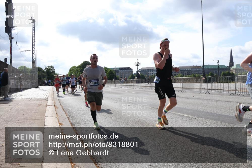 29.06.2025 - hella hamburg halbmarathon Lena Gebhardt http://msf.ph/oto/8318801 29.06.2025 09:47:49 Lombardsbrücke 18159, 98, 1002, 1164, 1217, 1562, 2121, 2196, 2228, 2296, 2404, 2714, 2851, 3783, 4246, 4602, 5092, 5923, 5961, 6990, 8084, 8362, 8395, 8901, 9171, 9178, 9944, 10384, 10900, 10968, 11019, 11559, 11745, 11806, 12137, 12290, 12462, 12704, 12751, 12865, 13029, 13419, 13514, 13798, 13854, 14387, 14459, 14601, 14934, 14952, 15015, 15261, 15415, 15701, 15965, 16123, 16158, 16964, 17154, 18419 meine-sportfotos.de