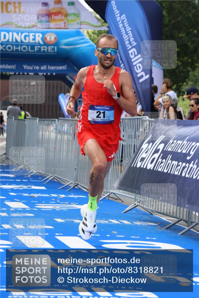 29.06.2025 - hella hamburg halbmarathon Strokosch-Dieckow http://msf.ph/oto/8318821 29.06.2025 10:05:09 Ziel 19, 21, 20052, 20518 meine-sportfotos.de