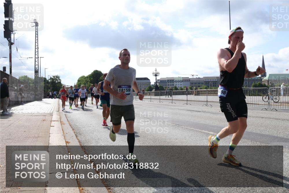 29.06.2025 - hella hamburg halbmarathon Lena Gebhardt http://msf.ph/oto/8318832 29.06.2025 09:47:49 Lombardsbrücke 18159, 798, 1002, 1164, 1217, 1562, 2121, 2196, 2228, 2296, 2404, 2714, 2851, 3783, 4246, 4602, 5092, 5923, 5961, 6990, 8084, 8362, 8395, 8901, 9171, 9178, 9944, 10384, 10900, 10968, 11019, 11559, 11745, 11806, 12137, 12290, 12462, 12704, 12751, 12865, 13029, 13419, 13514, 13798, 13854, 14387, 14459, 14601, 14934, 14952, 15015, 15261, 15415, 15701, 15965, 16123, 16158, 16964, 17154, 18419 meine-sportfotos.de