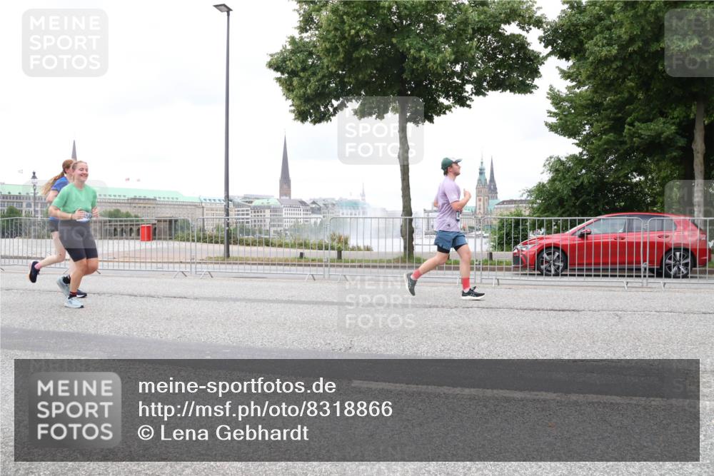 29.06.2025 - hella hamburg halbmarathon Lena Gebhardt http://msf.ph/oto/8318866 29.06.2025 10:57:08 Lombardsbrücke 1207, 2041, 2370, 2871, 2932, 3195, 3348, 3387, 3388, 3418, 3470, 3485, 3516, 3517, 3723, 3851, 4086, 4094, 4106, 4118, 4180, 4241, 4485, 4568, 4569, 4611, 4998, 5057, 5316, 5589, 5639, 5738, 5911, 5944, 6053, 6284, 6348, 6349, 6832, 6981, 7381, 7416, 7417, 7592, 7728, 7787, 7964, 8039, 8150, 8197, 8224, 8287, 8540, 8546, 8552, 8679, 8851, 8853, 9110, 9172, 9210, 9298, 9299 meine-sportfotos.de