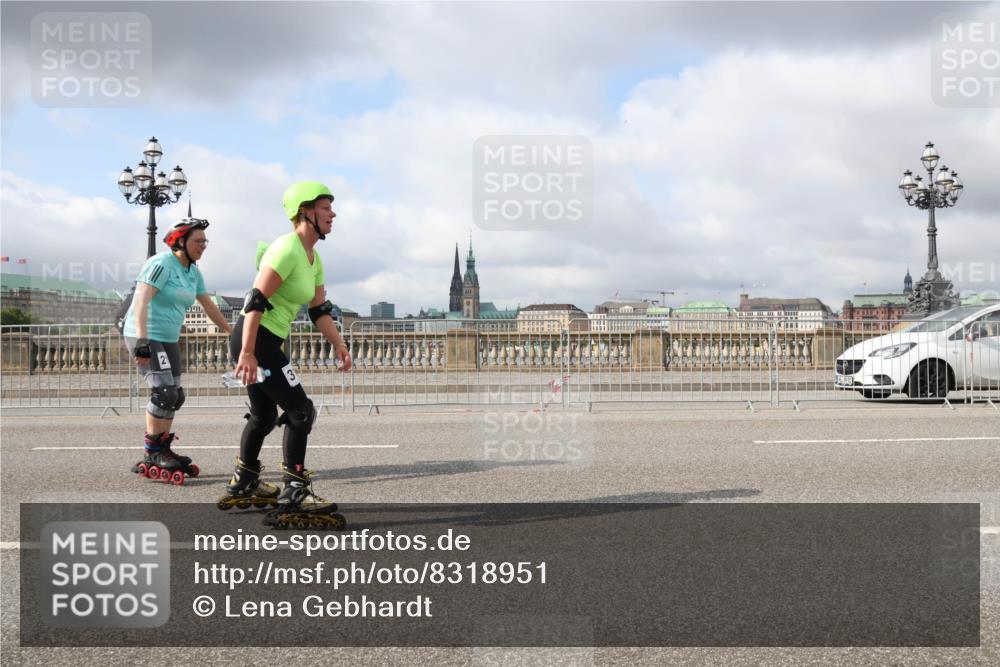 29.06.2025 - hella hamburg halbmarathon Lena Gebhardt http://msf.ph/oto/8318951 29.06.2025 09:07:40 Lombardsbrücke 3000 meine-sportfotos.de